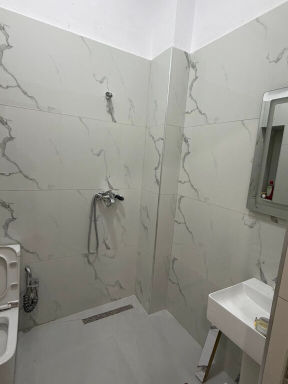Apartament 1+1 per qera prane Xhamise Kopshti Botanik!