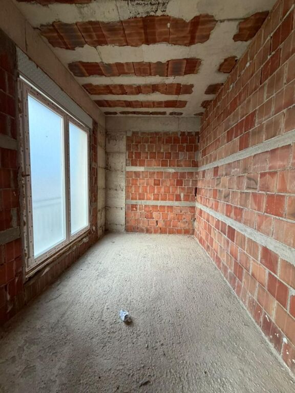 🏡 Vilë 3-Katëshe për Shitje – Collina Verde Residence