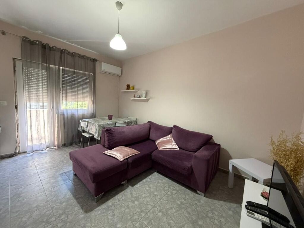 🏡 Jepet me Qira Apartament 2+1 – Rruga e Durrësit, pranë Gjimnazit “Qemal Stafa”  ✅  