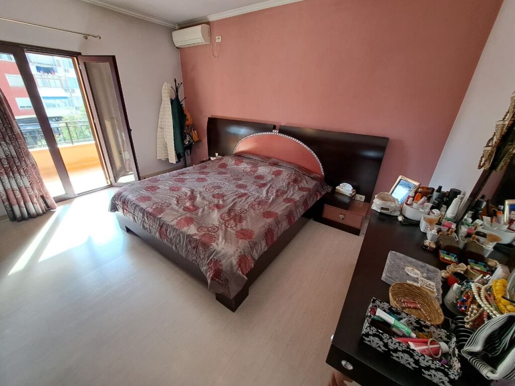 Shitet Vile 3-Kateshe ne Don Bosko ne Tirane