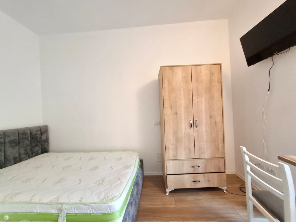 Me Qira Garzoniere,📍 Kompleksi Magalem - Ali Demi | 30.000 Lekë/Muaj