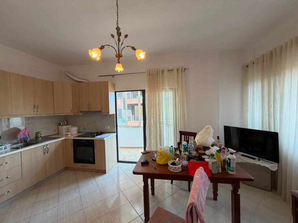 Vendesi Appartamento 1+1 a Golem, 70.000€