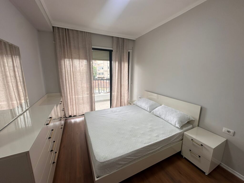 Apartment 2+1+2 with parking for rent, Durres Street