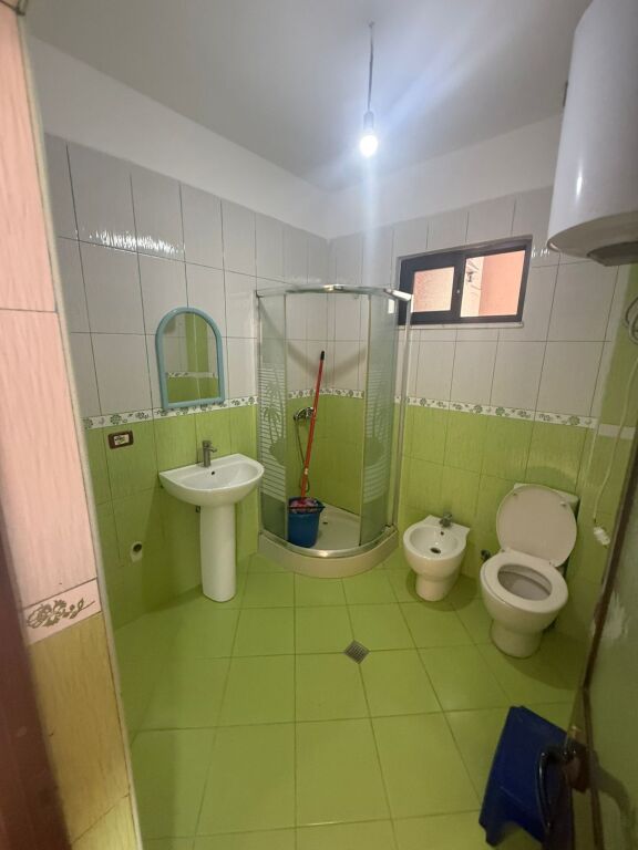 🏡 JEPET ME QERA KATI I 2-TË I NJË SHTËPIE PRIVATE 🏡