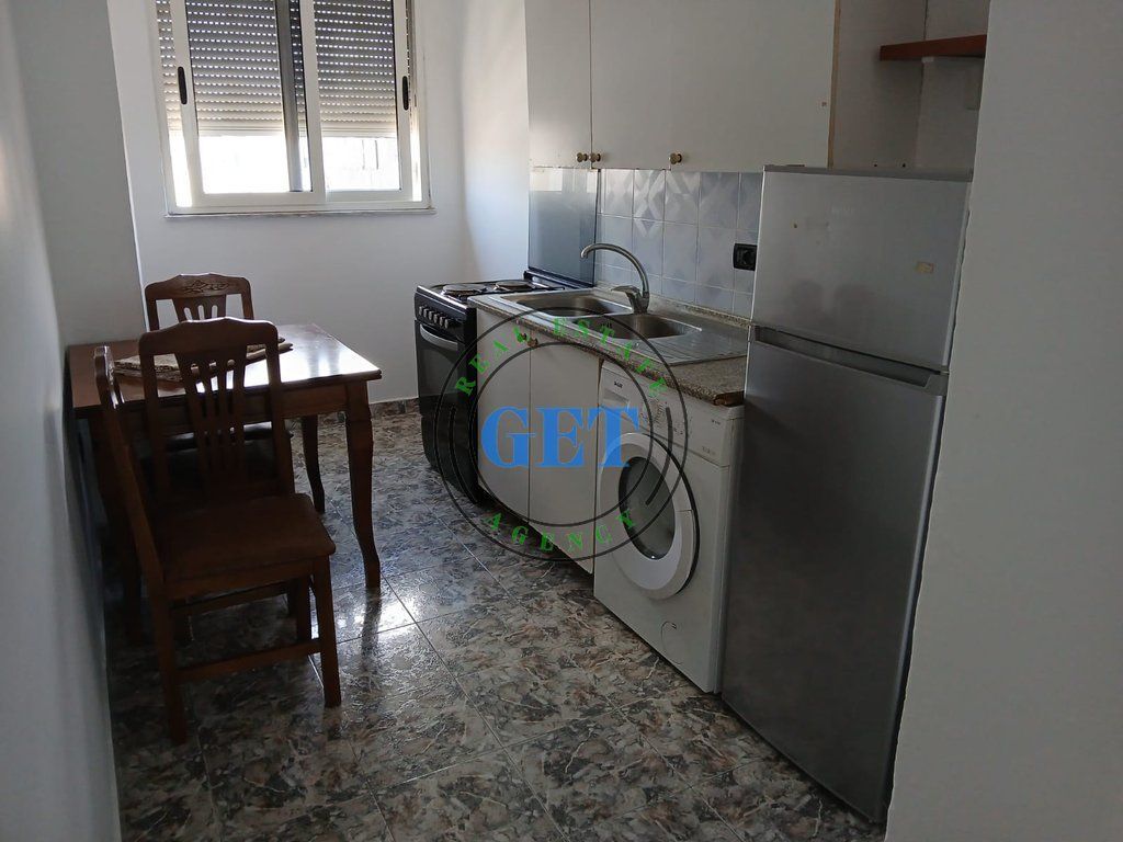 Jepet me qira, Apartament 1+1 ,Spitali Amerikan, Durrës
