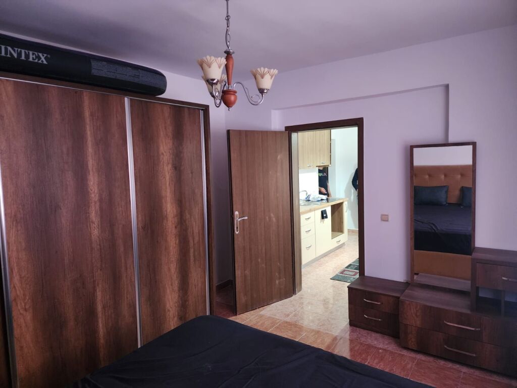 🏡 Jepet me qera apartament 1+1 totalisht i mobiluar tek Hotel Florida, Plazh