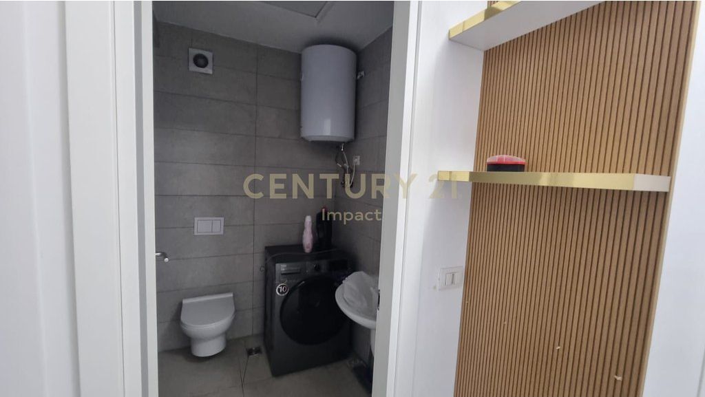 APARTAMENT 2+1+2 ME POST PARKIMI ,ME QIRA TEK FIORI DIi BOSCO! 850 € /Muaj