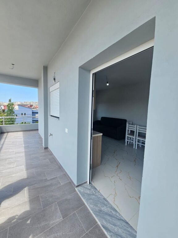 JEPET ME QERA SUPER APARTAMENT 2+1 NE ISH KËNETË DURRËS
