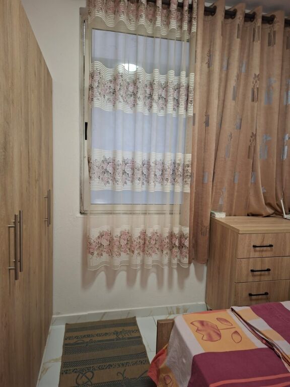 Apartament 1+1 me qira – Rruga Jordan Misja !