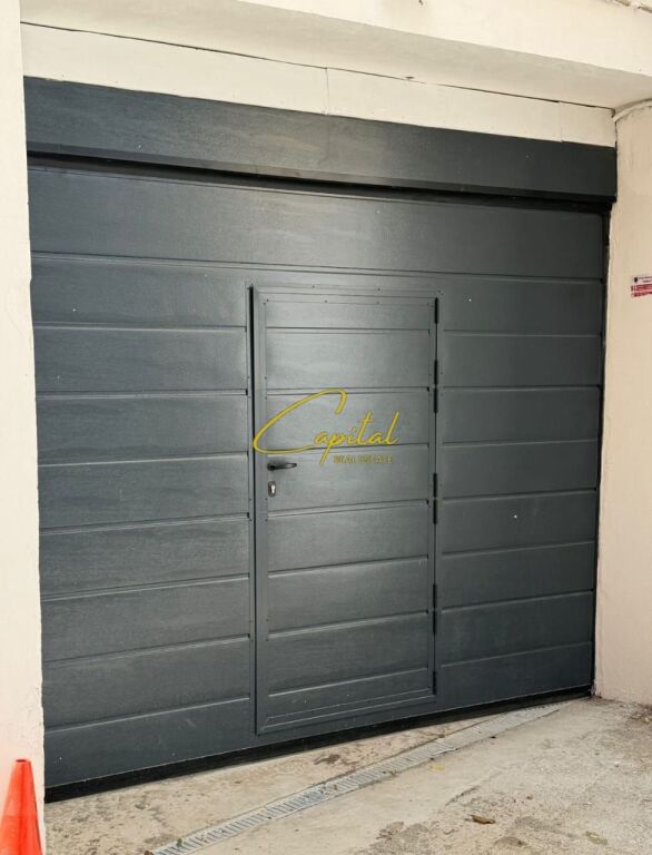 MAGAZINE ME QIRA 500 M2 SHKOZE 200.000 LEKE