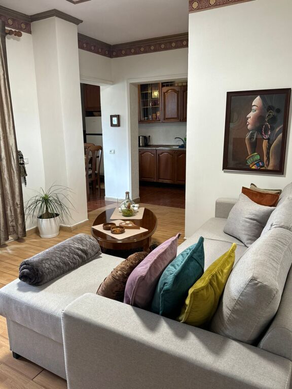 FOR RENT VERY BEAUTIFUL APARTMENT AT PAZARI I RI, 650 EURO
