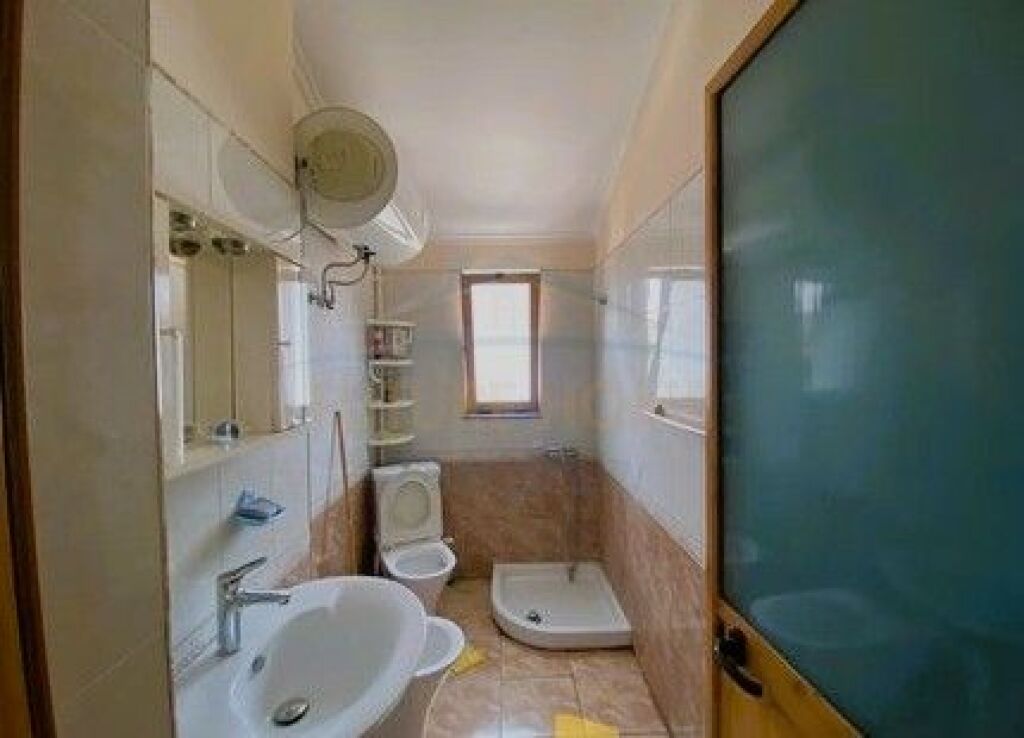 1+1 apartment for rent on Siri Kodra Street.