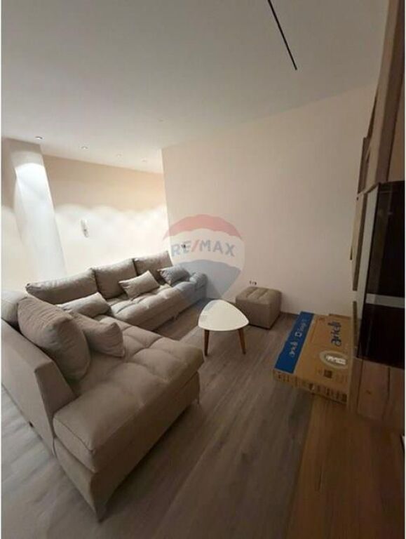 Apartament 3+1+2 me qira , Qender