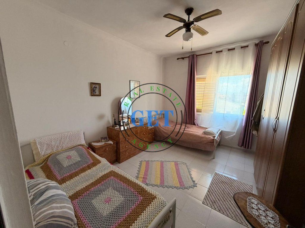 Shitet Apartament 2+1+2 ballkone | Kryqi i Kuq, Durrës