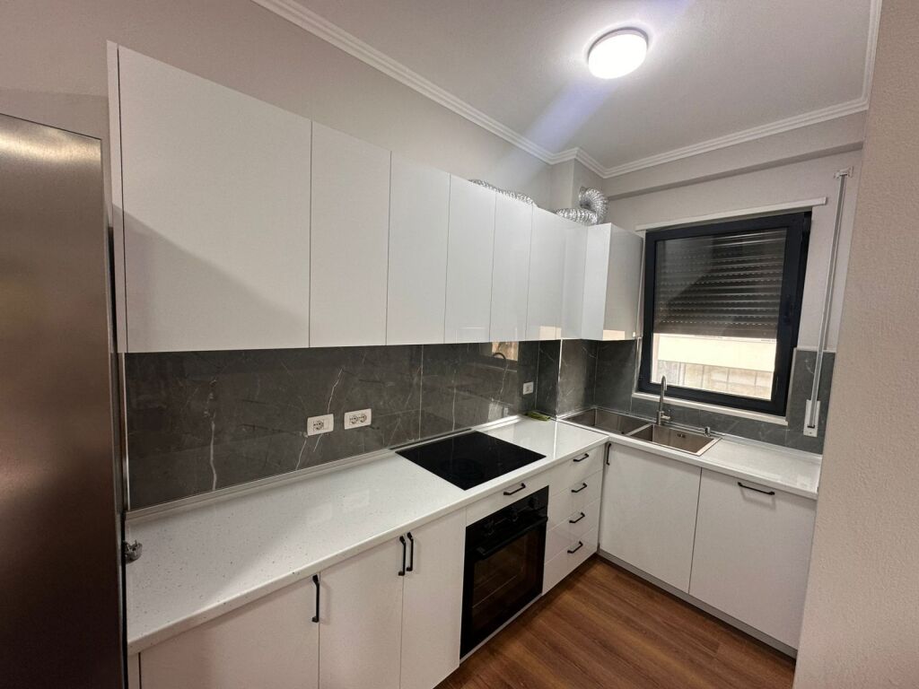 Apartment 2+1+2 with parking for rent, Durres Street