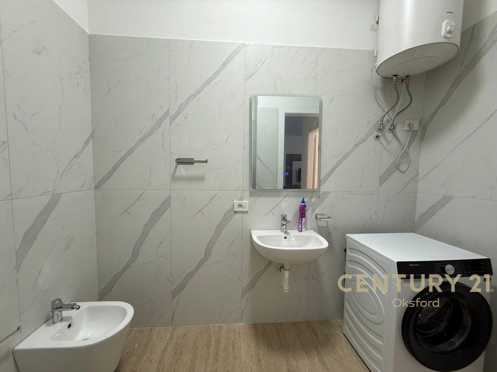 JAPIM ME QIRA APARTAMENT 1+1,TEK KOMPLEKSI "DELIORGJI"!
