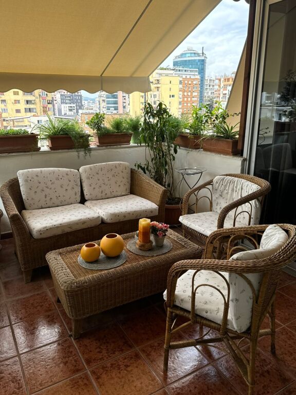 FOR RENT VERY BEAUTIFUL APARTMENT AT PAZARI I RI, 650 EURO