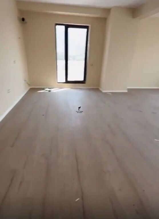 ZYRE ME QERA 125 M2 RRUGA E DIBRES 800 EURO FH-77034