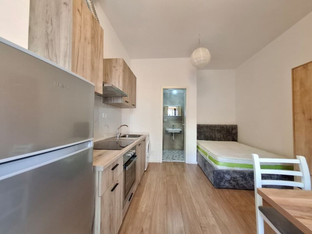 Me Qira Garzoniere,📍 Kompleksi Magalem - Ali Demi | 30.000 Lekë/Muaj