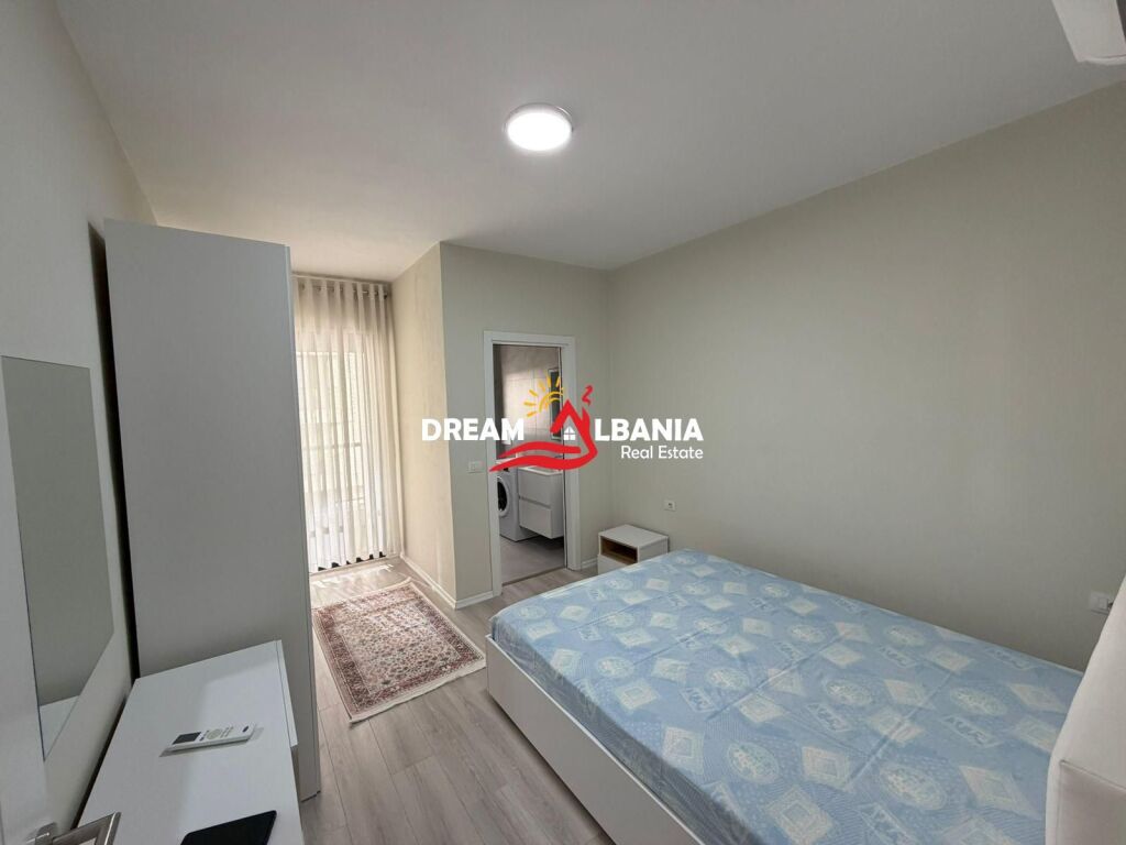 Shitet super apartament 2+1+2+post parkimi i perfshire ne Rrugen e Durresit prane Colosseo