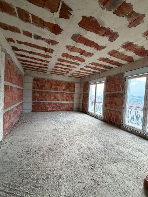 🏡 Vilë 3-Katëshe për Shitje – Collina Verde Residence