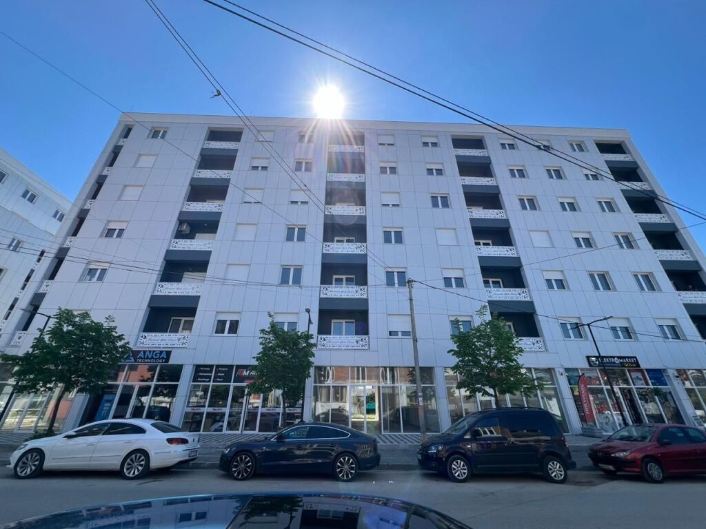 Apartment 1+1 for Sale – Kamez, near the olive roundabout