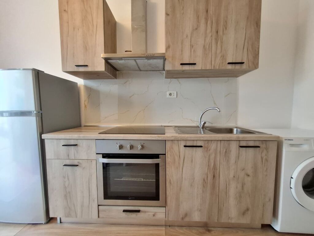 Me Qira Garzoniere,📍 Kompleksi Magalem - Ali Demi | 30.000 Lekë/Muaj