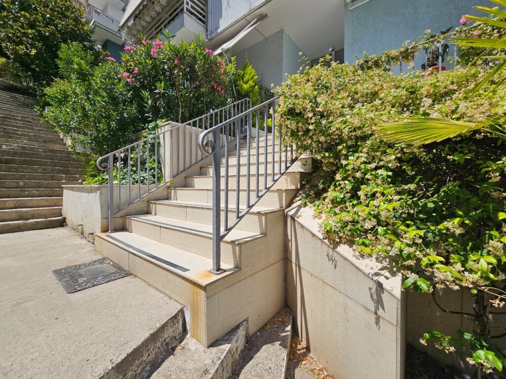 Apartament 2+1 tek Liqeni i Thate