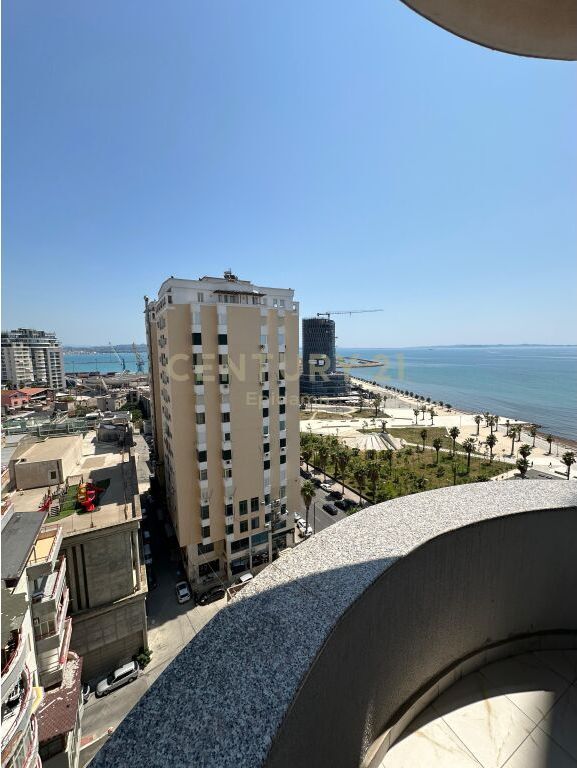 JEPET ME QIRA APARTAMENT 2+1+2 ME PAMJE DETI NE VOLLGA ! 1,200 € /Muaj