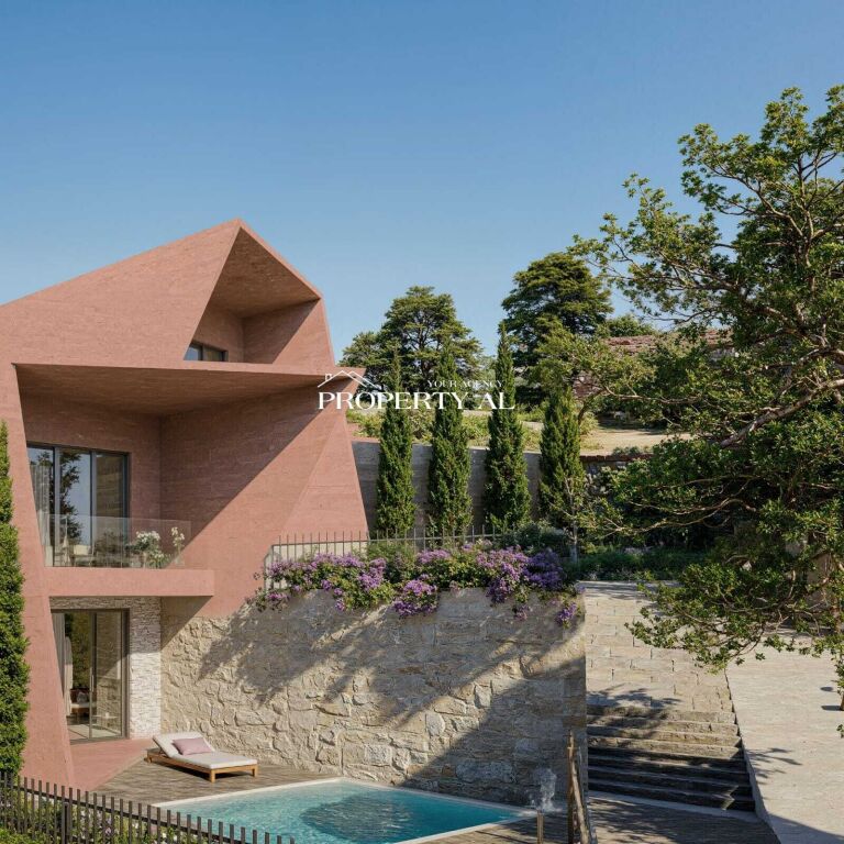 Vilë Moderne në Kodër me Pamje Panoramike nga Gjiri i Vlorës