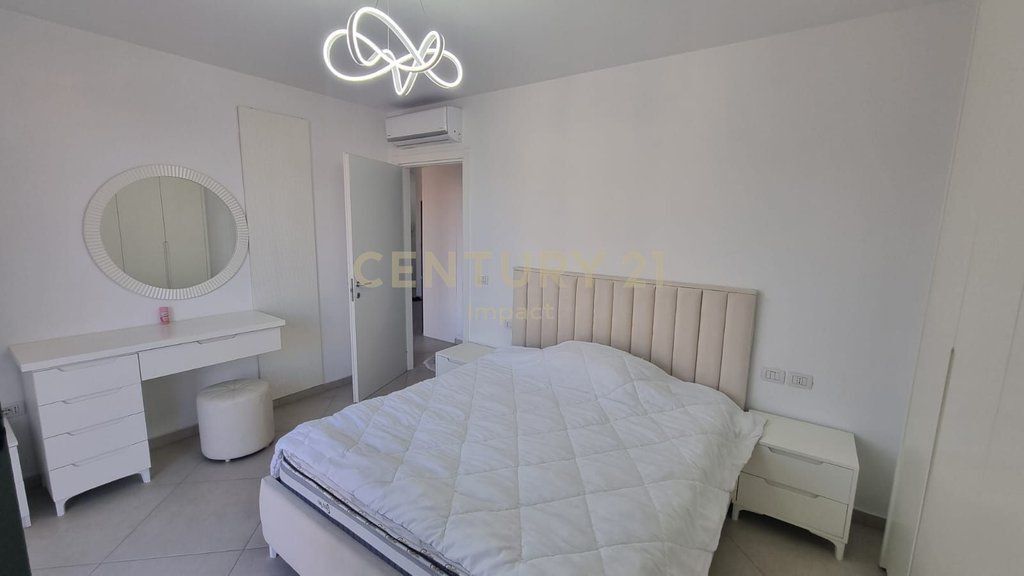 APARTAMENT 2+1+2 ME POST PARKIMI ,ME QIRA TEK FIORI DIi BOSCO! 850 € /Muaj