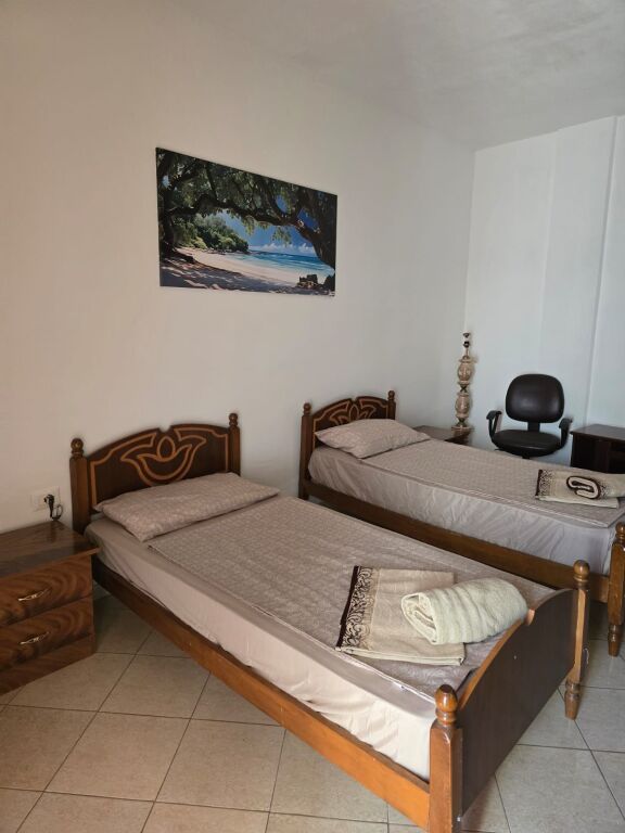 Apartament me qera - Siri Kodra