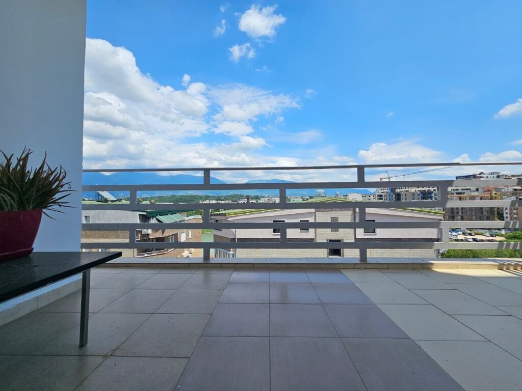 Apartament 2+1 tek Liqeni i Thate