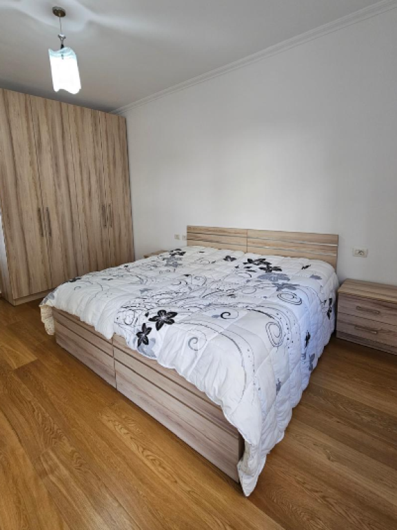 Jepet me Qira Apartament 2+1+2 – Pranë Kopshtit Zoologjik