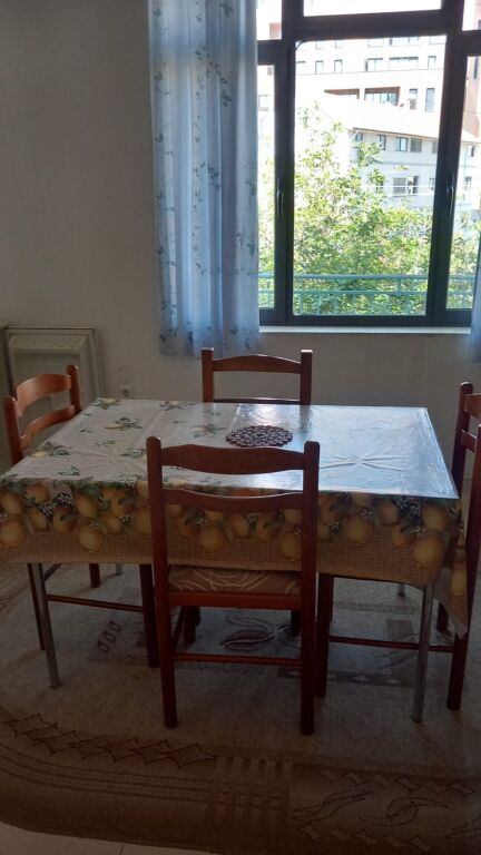 Qera | Shtëpi private 2 + 1 | Rruga Bajram Allaraj | 400 €/muaj
