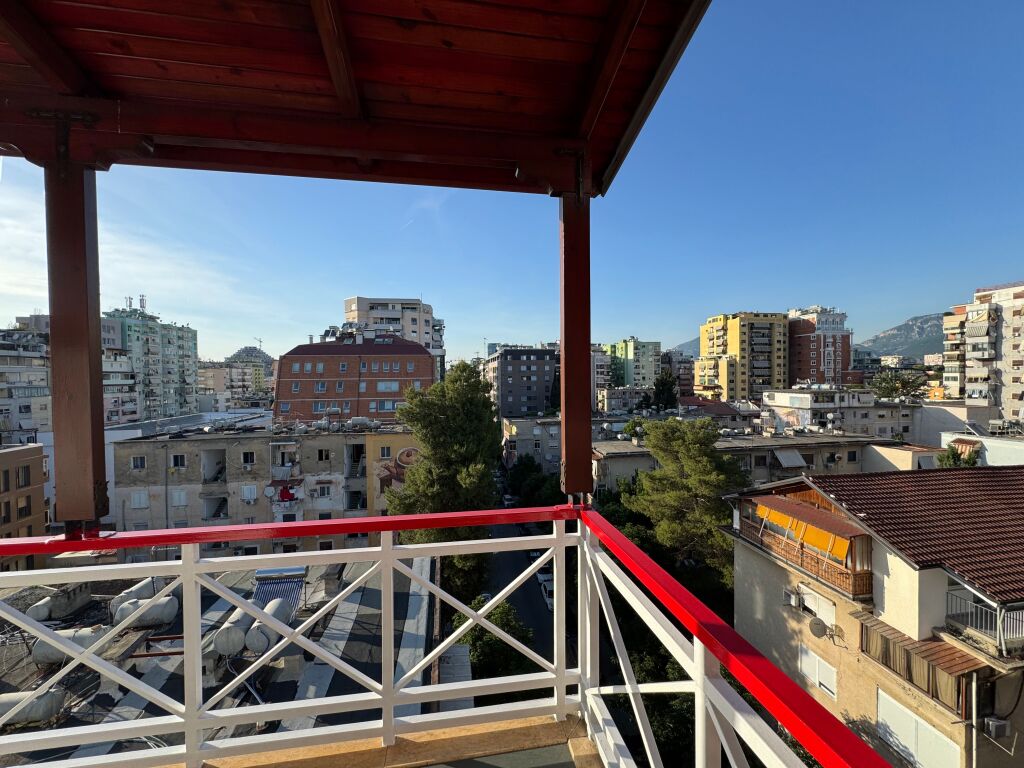 Apartament 3+1 per qira te Garda