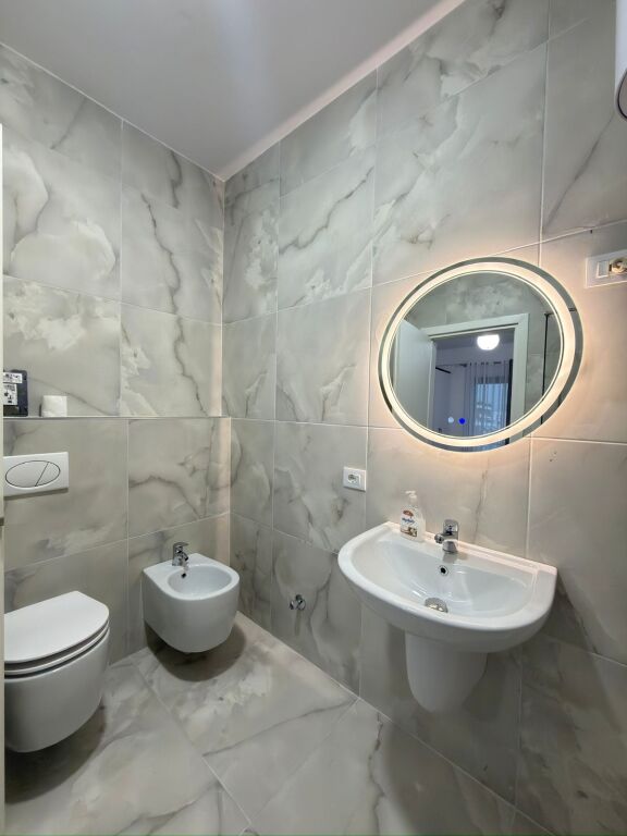 Jepet me qira 2+1+2+parking tek Oasis Unaza e Re