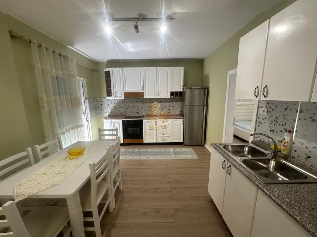 Qira,Apartament 3+1,Xhamllik,60.000 Leke/Muaj