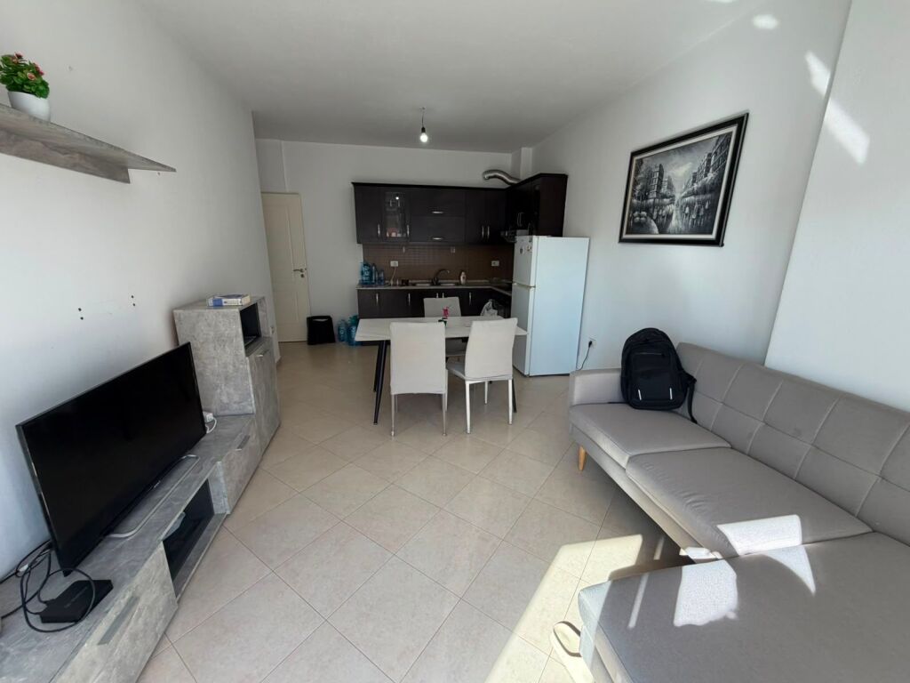 For rent 2+1+1 ASTIR TE VILA L 40,000 leke