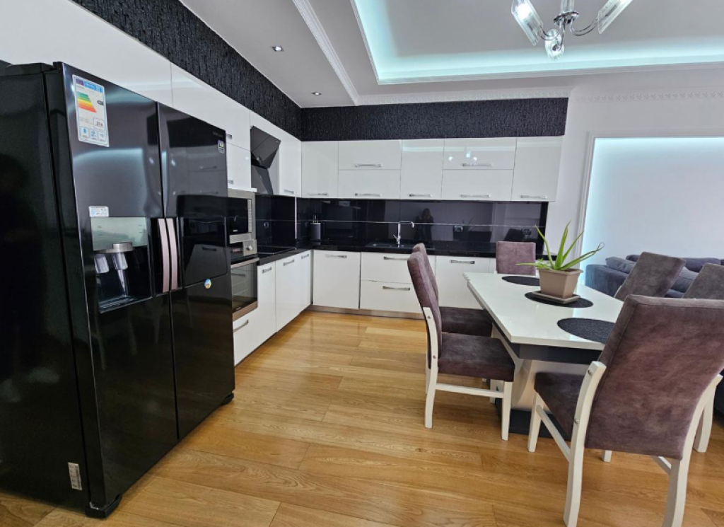 Jepet me Qira Apartament 2+1+2 – Pranë Kopshtit Zoologjik