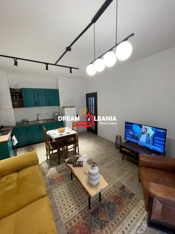 Jepet Apartament 1+1 Rruga Dibres afer  shkolles Misto Mame.(ID 4219499)