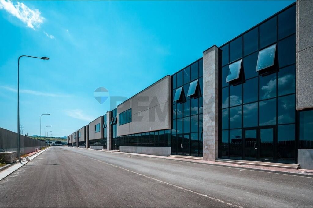 Warehouse for sale 700 m2