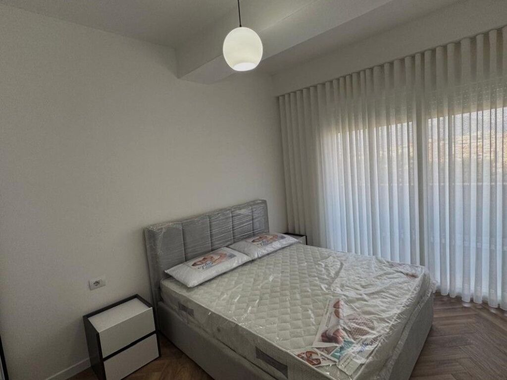 🏡 Jepet me qera apartament 1+1 + post parkimi tek Golden Park 📍
