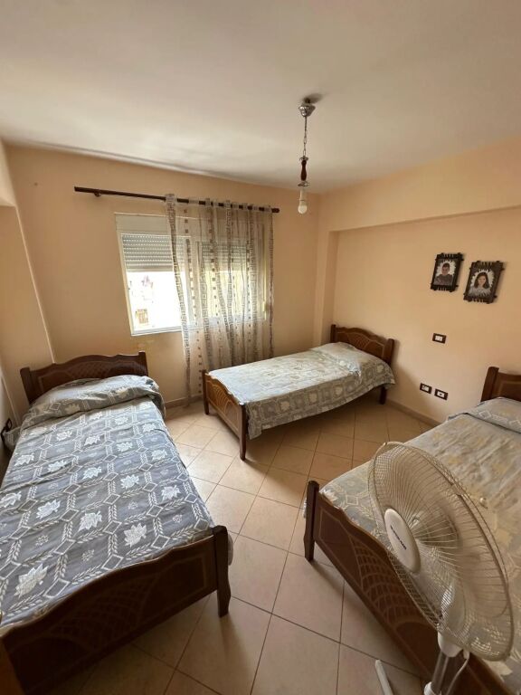 JEPET ME QERA APARTAMENT 2+1, PRANE DEGES, DURRES.