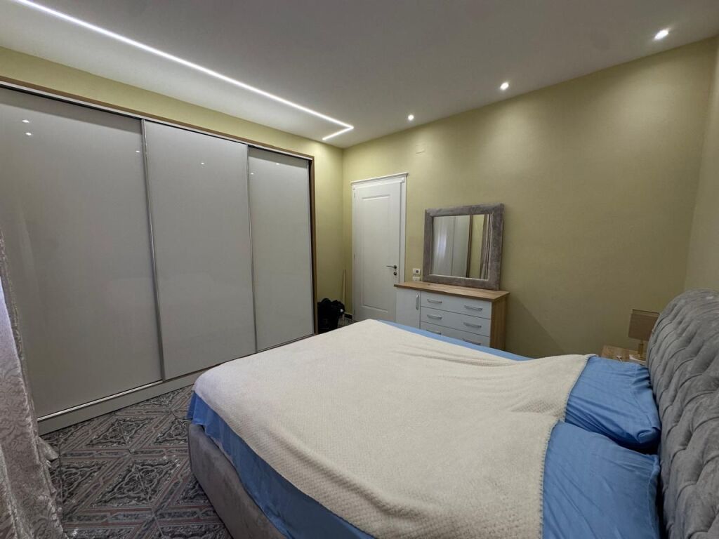 CASA IN AFFITTO - PIAZZA AQUILA, DISPONIBILE CON PORTE 3+1+SALONE, SUPERFICIE 150M2.