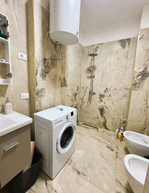 🏡 Shitet Apartament 1+1 në Golem – Tek Pishat e Buta 🌊