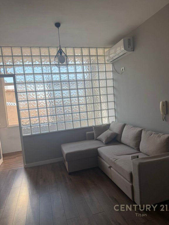 Jepet me qira apartament 1+1 te Pazari i Ri! 600 € /Muaj