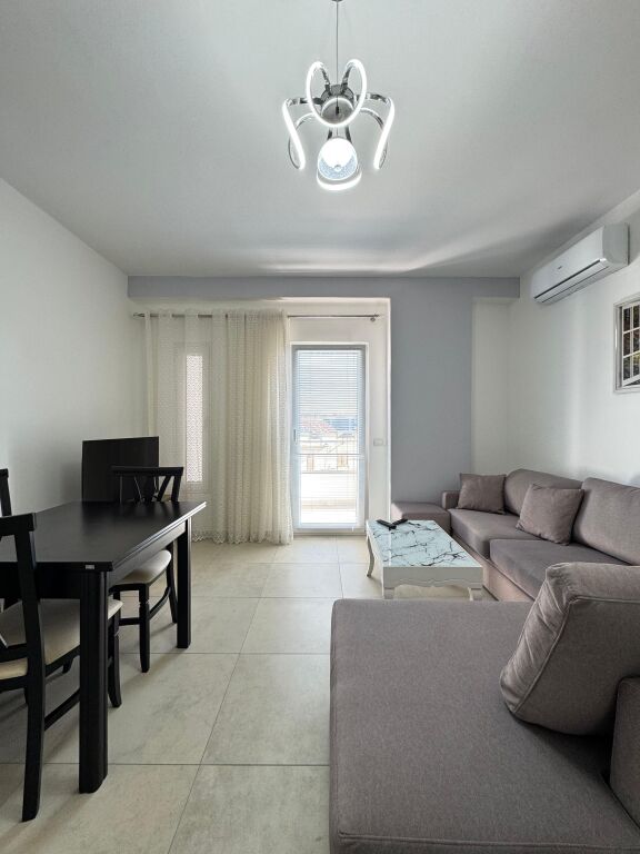 🏡 Jepet me Qera Apartament 1+1 prane Tregut Industrial