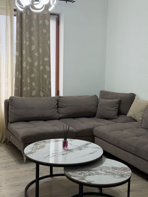 Qera | Shtëpi private 2 + 1 | Sauk | 600 €/muaj.