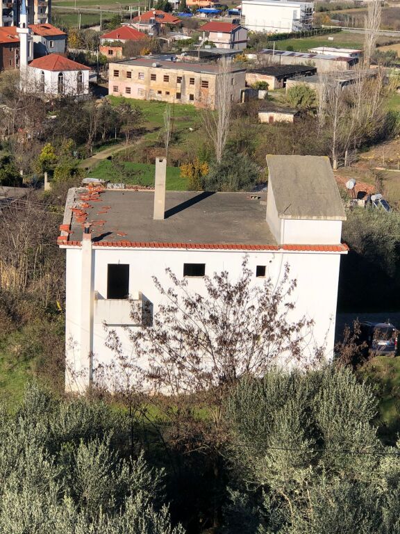 3-storey house with 1 dynym land for sale – Valas, Elbasan
